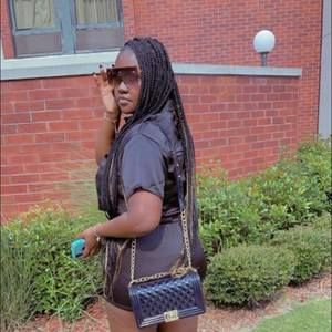 Meet your Posher, Khellia